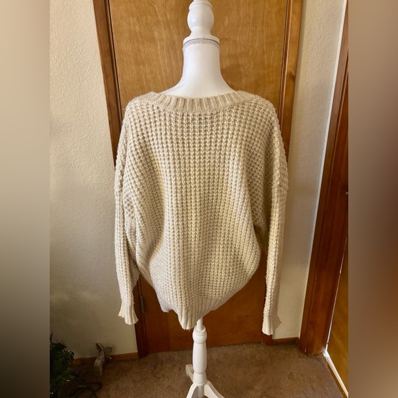 American Eagle Outfitters Cream V-Neck Sweater - Picture 4 of 8
